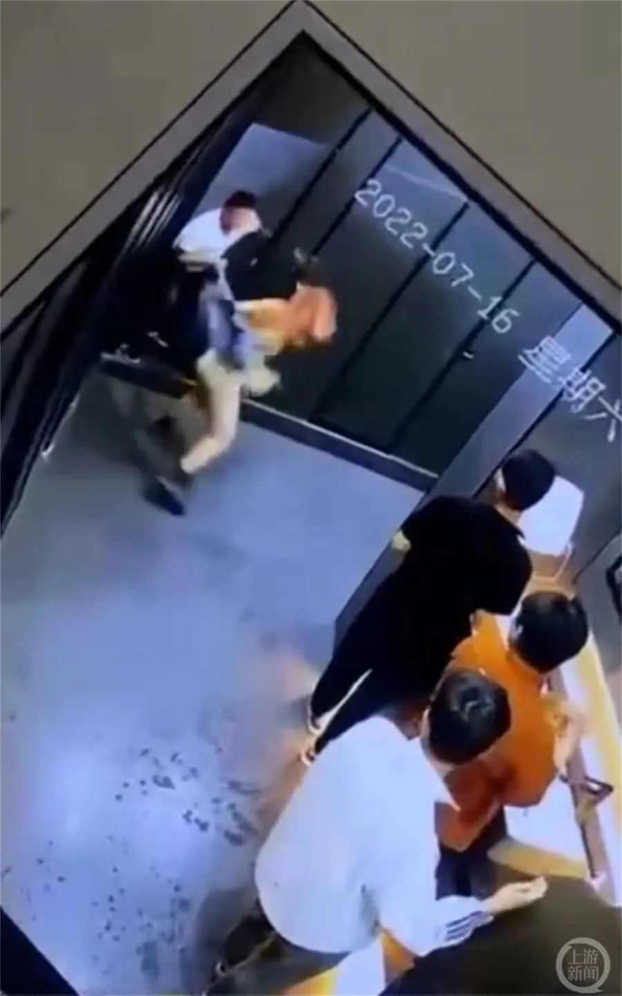 必胜客两家涉事门店被立案调查、36岁女子升级当奶奶休闲区蓝鸢梦想 - Www.slyday.coM 必胜客两家涉事门店被立案调查、36岁女子升级当奶奶休闲区蓝鸢梦想 - Www.slyday.coM