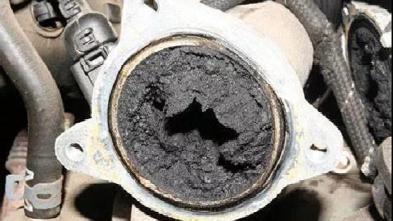 汽车发动机积碳是什么？应该如何清理？