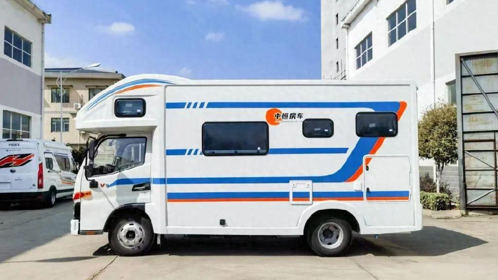 中恒混动轻卡房车 可上绿牌 省油耗续航强 家庭旅居实用之选