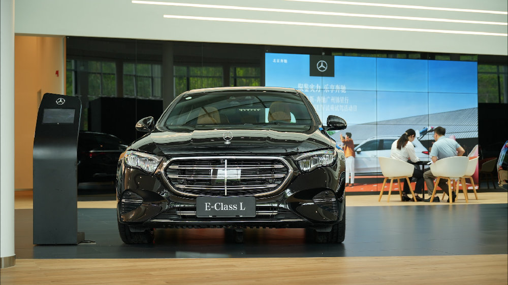 精英买车，选择奔驰E级，无需再犹豫
