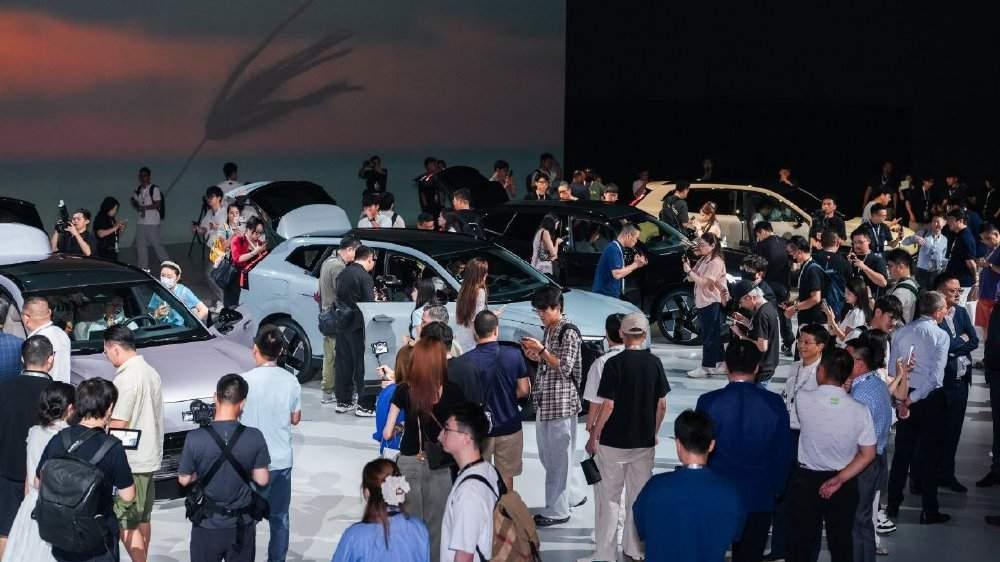 豪华长续航混动SUV 沃尔沃全新XC70首发，29.99万起