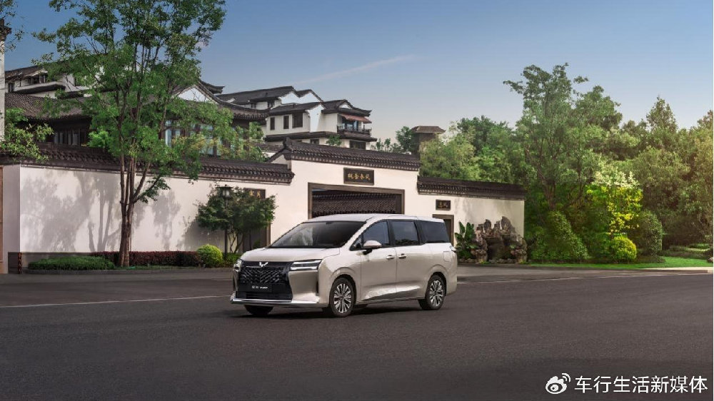五菱三动力MPV星光730，实车亮相2025成都国际车展
