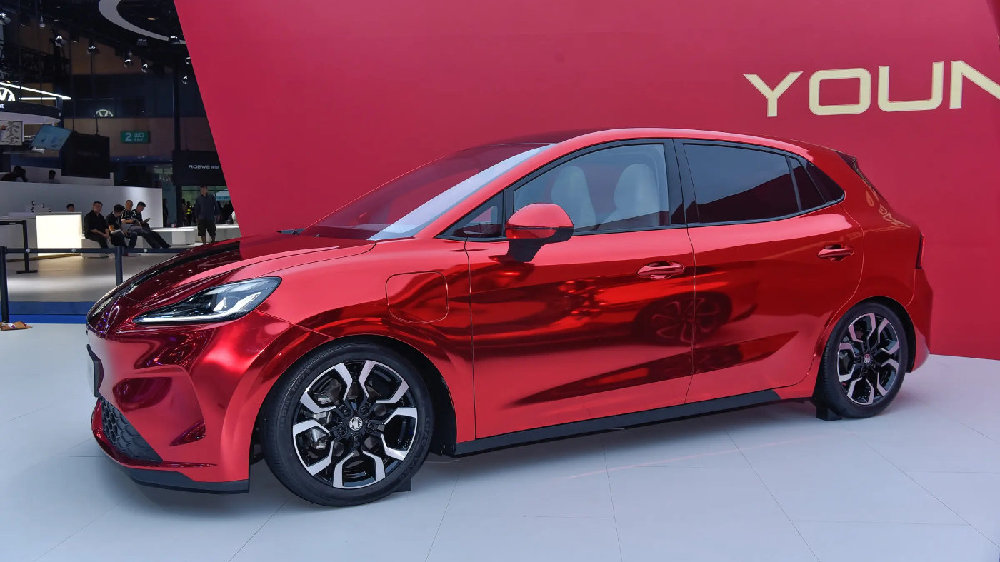 起步续航4开头，顶配更是配备半固态电芯：全新MG4 6.58万起售