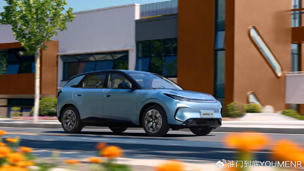 极狐T1正式上市，最大续航425公里，6.28万元起价