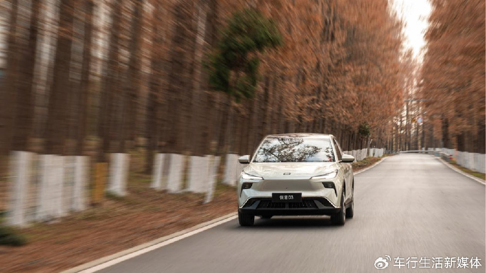 8.88万拿下565km续航，奔腾悦意03畅享版带你轻松实现秋季全家出游