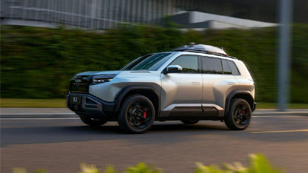 科技潮品打响名堂，方程豹钛3在15万级SUV市场一顿猛冲