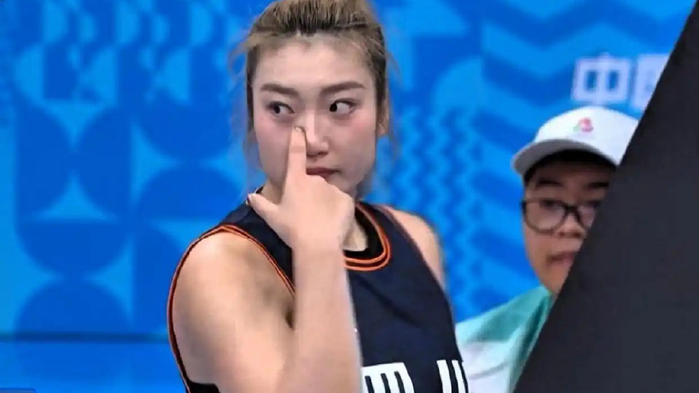 李梦爆发大胜98分！联手刘禹彤17分，国手15分难阻大败