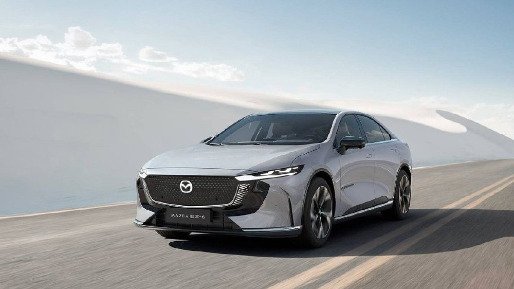 12万入手新能源家轿 长安启源A06和马自达EZ-6怎么选？