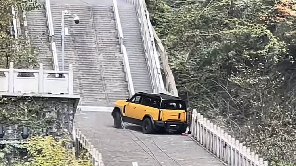 天门山爬坡失败让它反向“火”出圈，奇瑞风云X3L究竟什么来头？