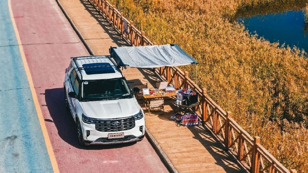 开福特探险者穿越“死亡之海”，只为在沙漠里当一天“锁边卫士”