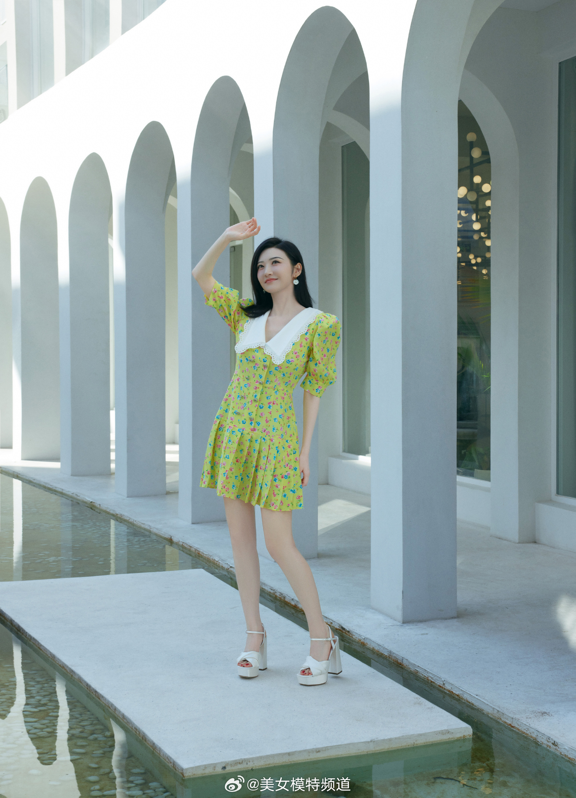 景甜碎花裙写真