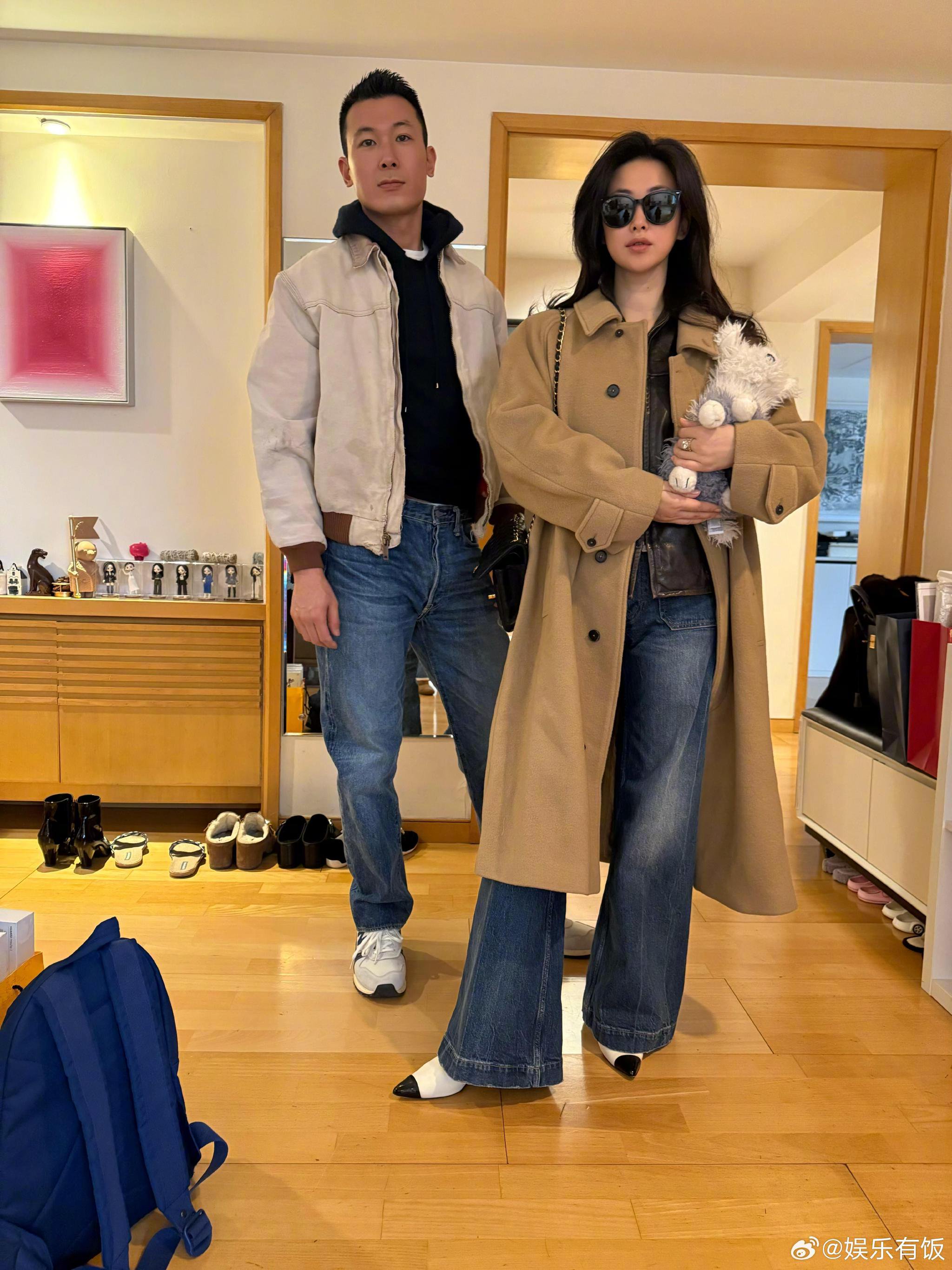 朱珠晒粉丝礼物与浪姐手办