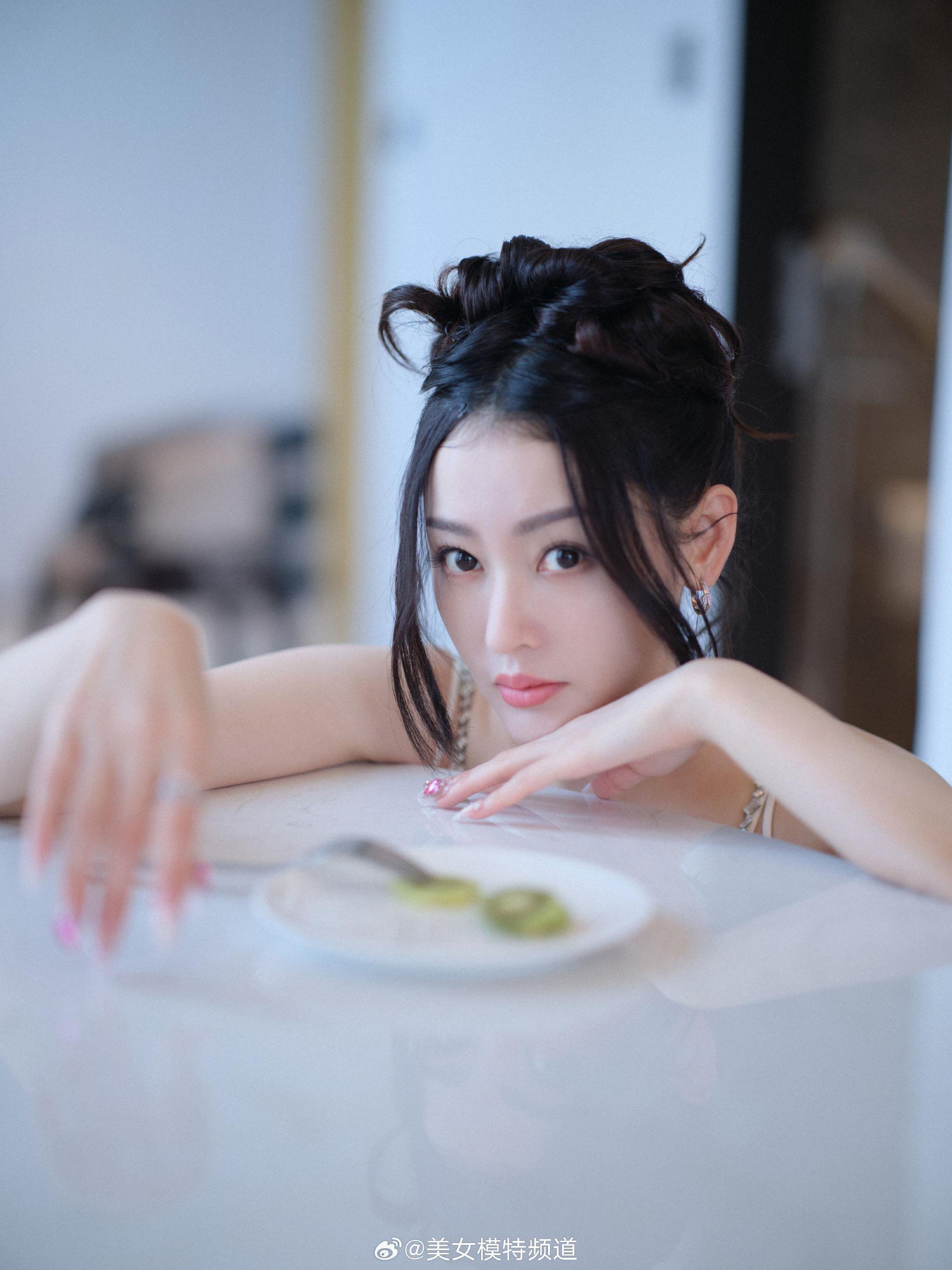 张天爱全新写真大片