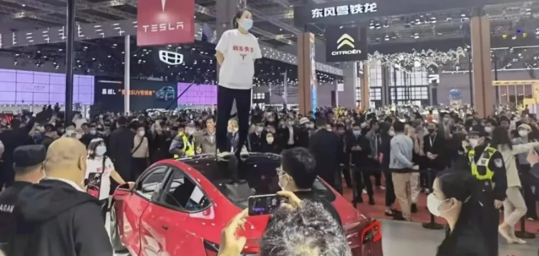 曾炮轰特斯拉草菅人命！三年后智己CEO刘涛终于向特斯拉致歉了……