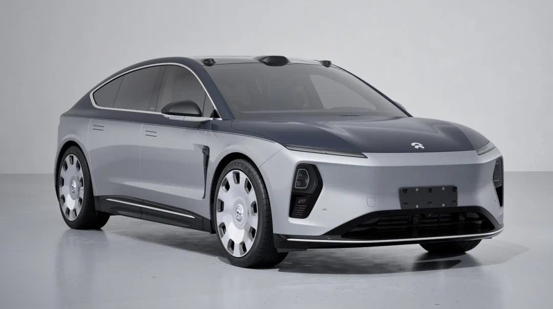 双色车漆大饼轮的蔚来ET9 怎么样