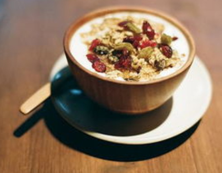 广州借卵自怀(男科圣手张志杰医生:中年男性亚健康吃什么食物?)