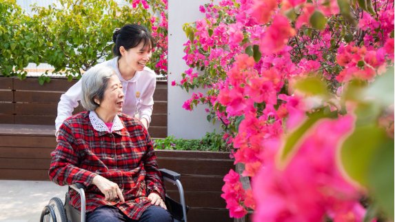 上海交大发布《2023中国候鸟式养老冬季栖息地适宜度指数》|养老|栖息地|长者_新浪新闻