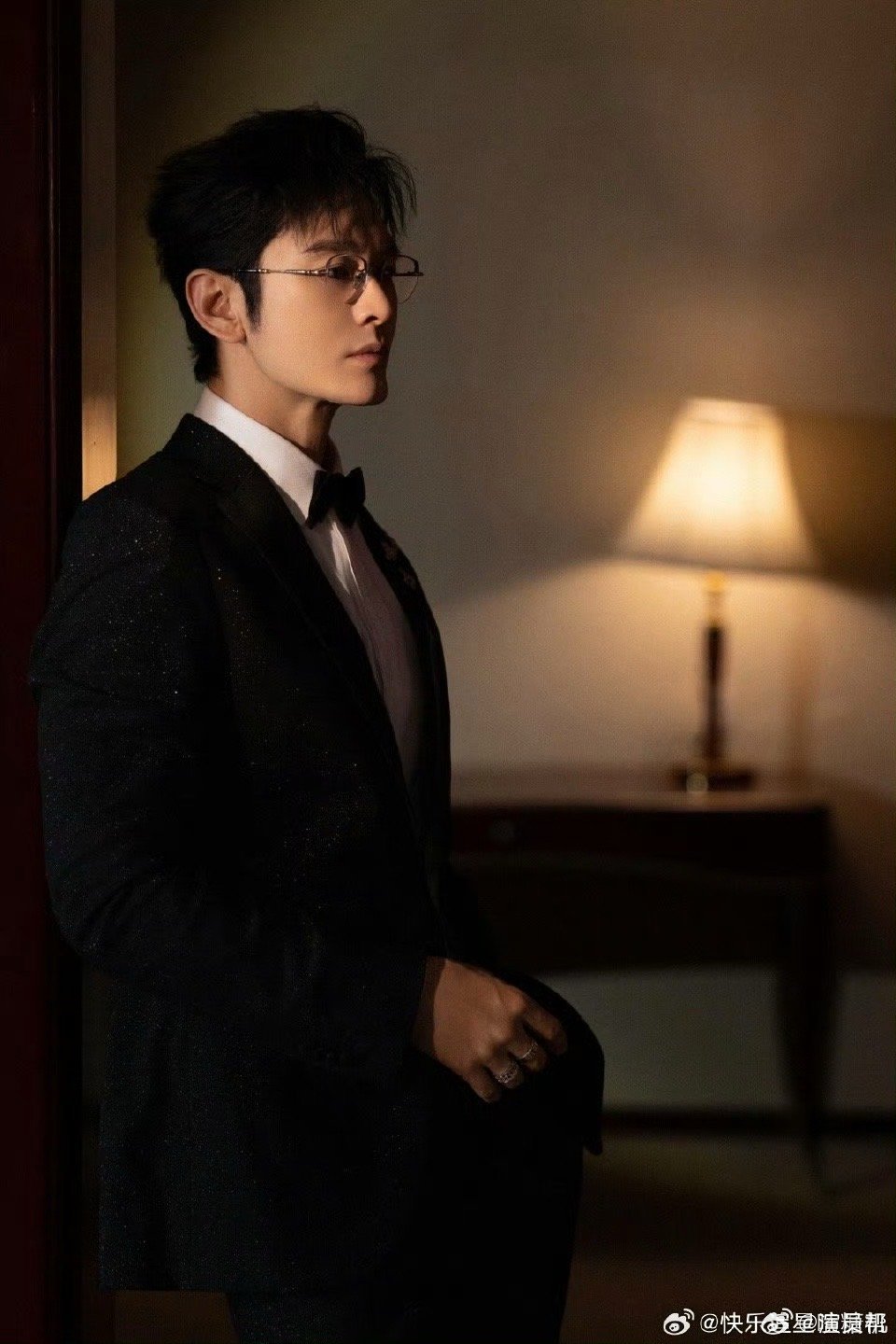 阅文盛典直接上演澳门风云既视感！黄晓明×万茜同框气场拉满