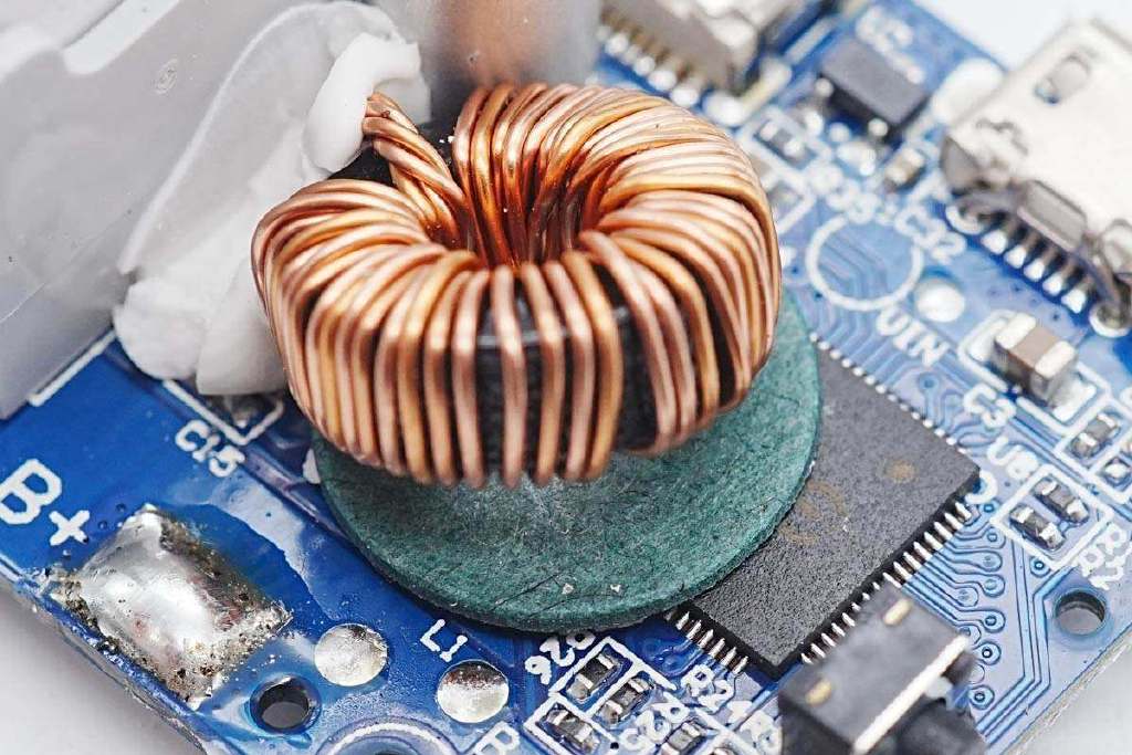 拆解报告:ROMOSS罗马仕30000mAh 30W快充移动电源PHP30-89237 拆解报告:ROMOSS罗马仕30000mAh 30W快充移动电源PHP30-892