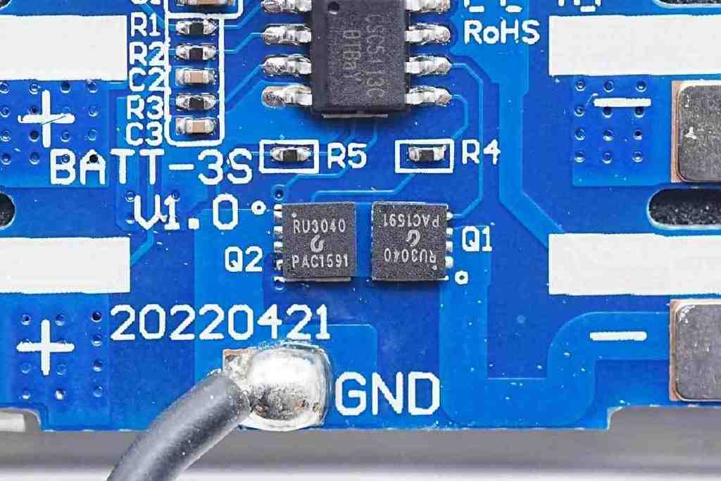 拆解报告:ROMOSS罗马仕30000mAh 30W快充移动电源PHP30-89232 拆解报告:ROMOSS罗马仕30000mAh 30W快充移动电源PHP30-892