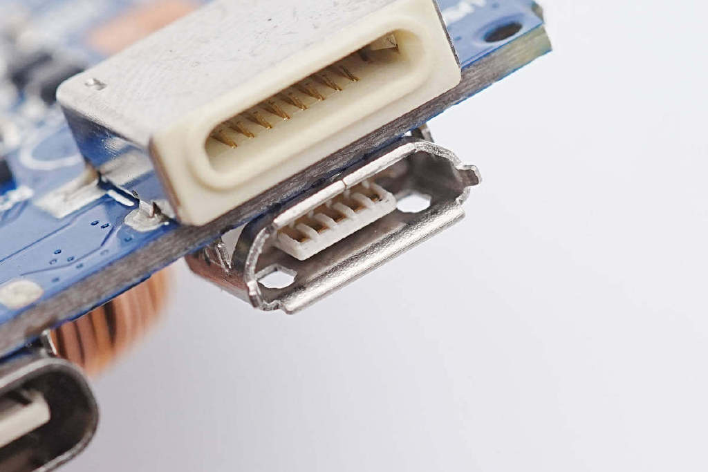 拆解报告:ROMOSS罗马仕30000mAh 30W快充移动电源PHP30-89244 拆解报告:ROMOSS罗马仕30000mAh 30W快充移动电源PHP30-892