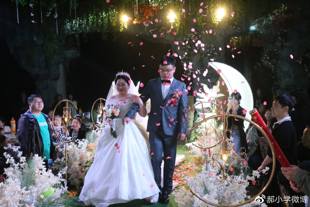 义结金兰兄弟的公主新婚道贺