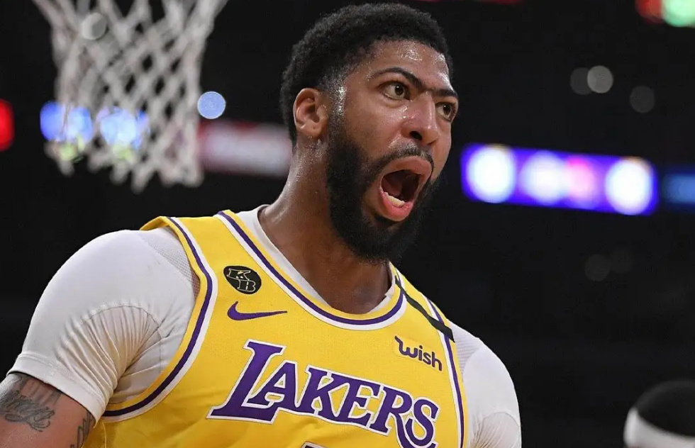 NBA直播浓眉强势回归赛场攻防两端统治力尽显湖人能否借他重回巅峰