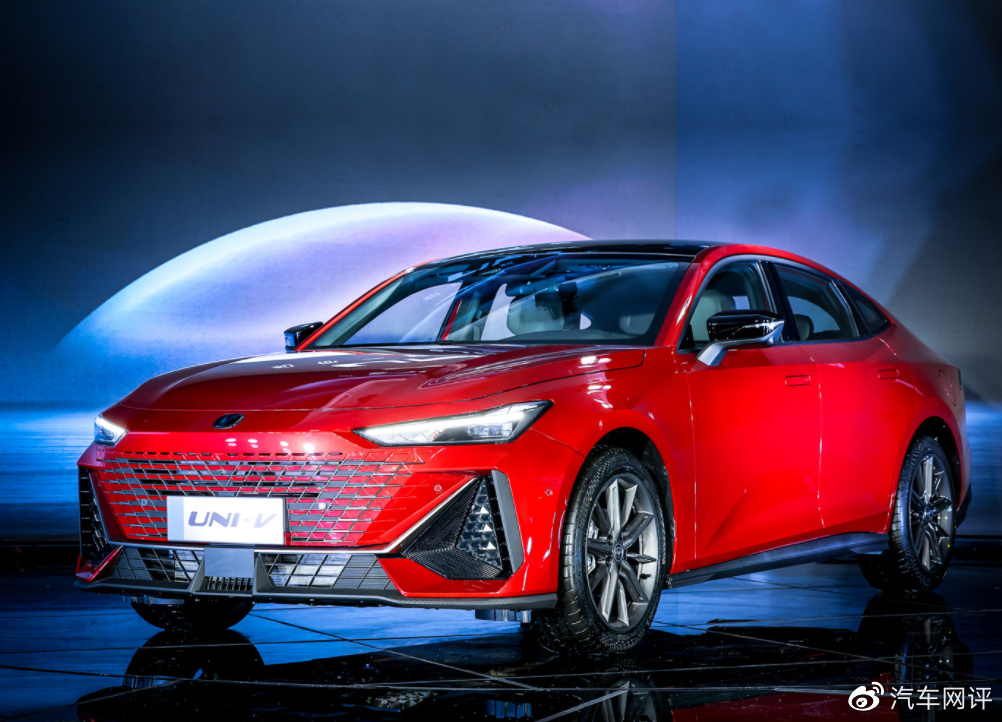 10万出头就能选全能车型,领克03、长安UNI-V等,都是六边形战士