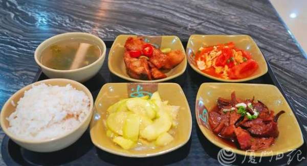 货车司机专享!10元能吃上两荤两素一汤!福建高速服务区103个餐厅都有休闲区蓝鸢梦想 - Www.slyday.coM 货车司机专享!10元能吃上两荤两素一汤!福建高速服务区103个餐厅都有休闲区蓝鸢梦想 - Www.slyday.coM