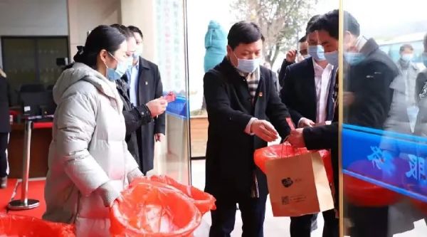 桐乡招聘网_浙江桐乡:跨省“驻点招工”架起横跨千里的“共富桥”