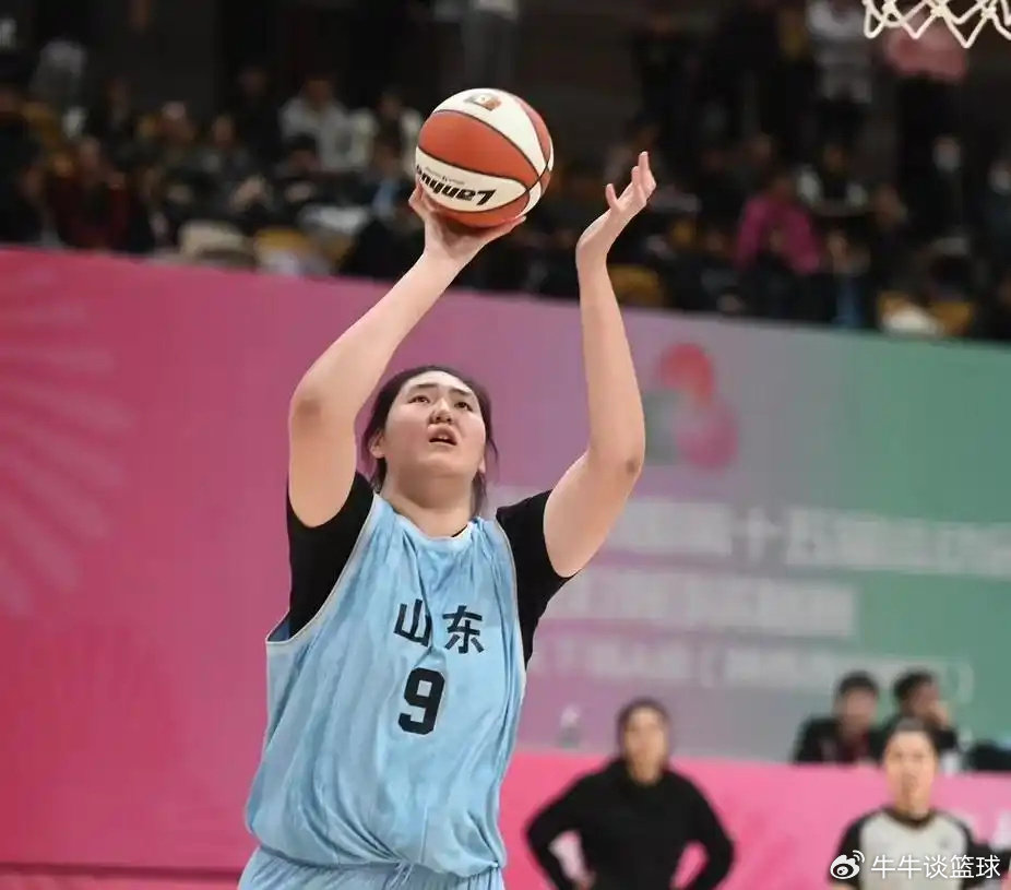 无解大杀器！张子宇11投全中轰29+6 山东U18女篮32分大胜福建