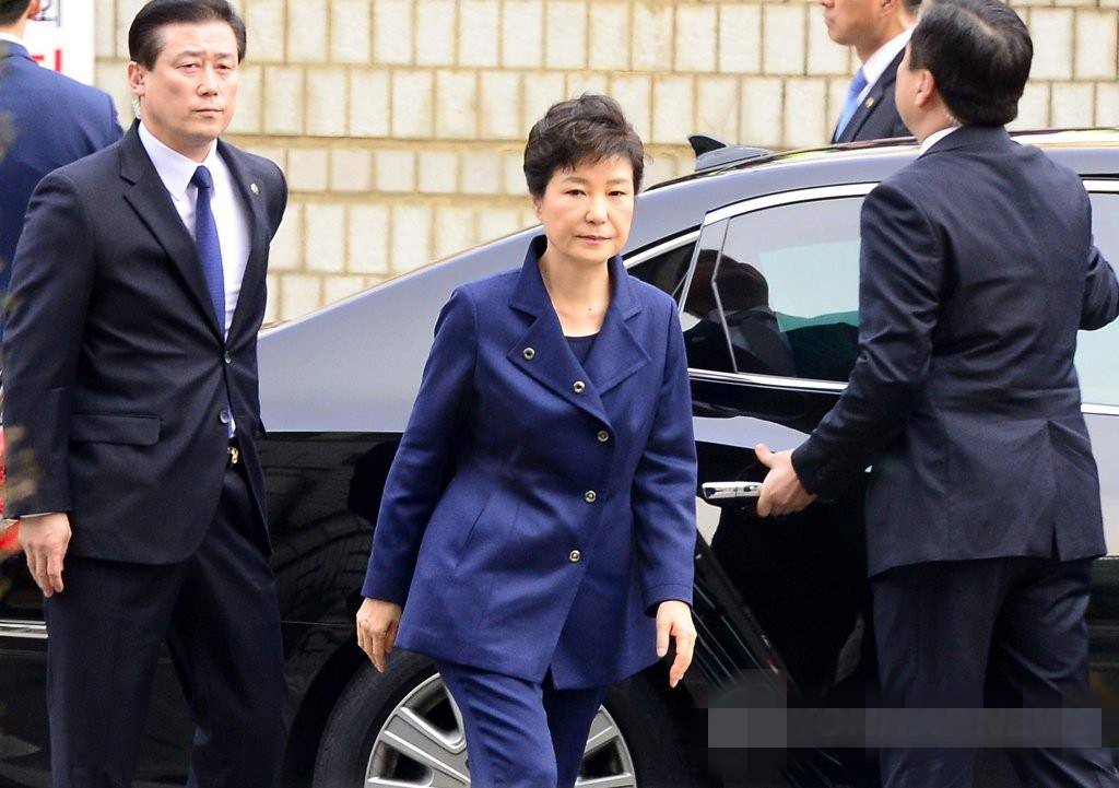 文在寅终于道歉！赦免朴槿惠后，一个重大问题浮现，<a href=