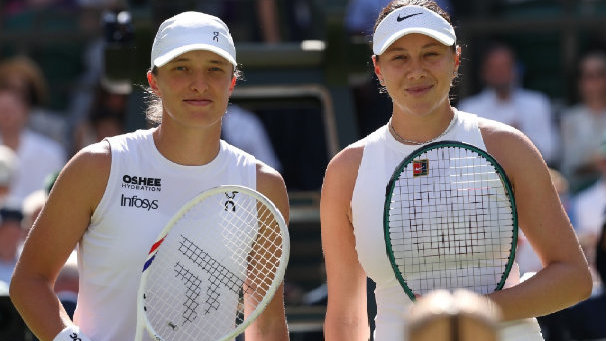 阿尼西莫娃2-0斯瓦泰克，美网四强书写救赎传奇