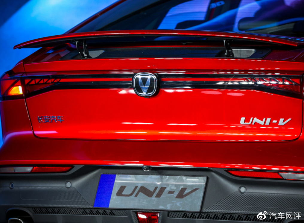 10万出头就能选全能车型,领克03、长安UNI-V等,都是六边形战士