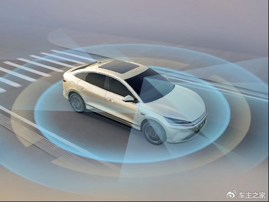 秦L EV配置智驾都在线 小鹏MONA M03还有胜算吗?