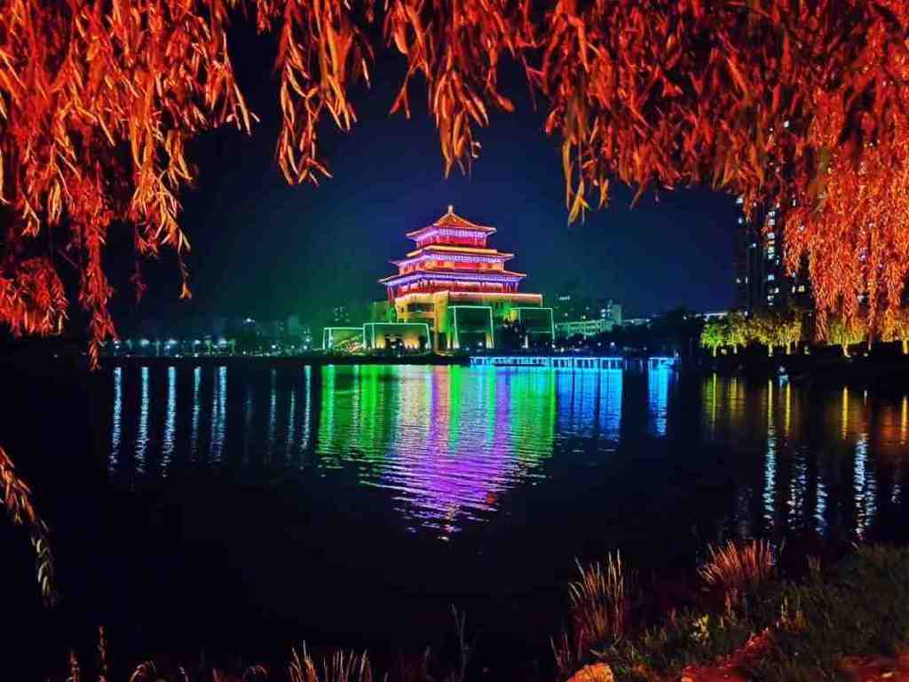 淄博：花山公园今日正式开园_凤凰资讯