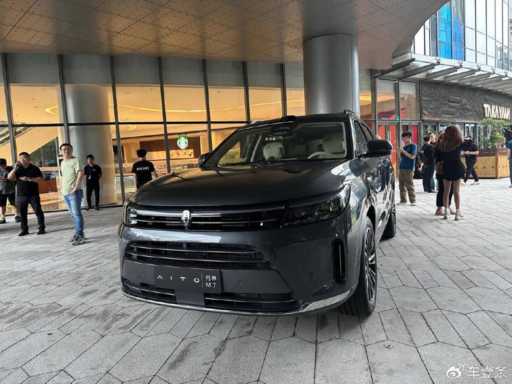 问界M7焕新降价,刺激最大当属问界M5车主?