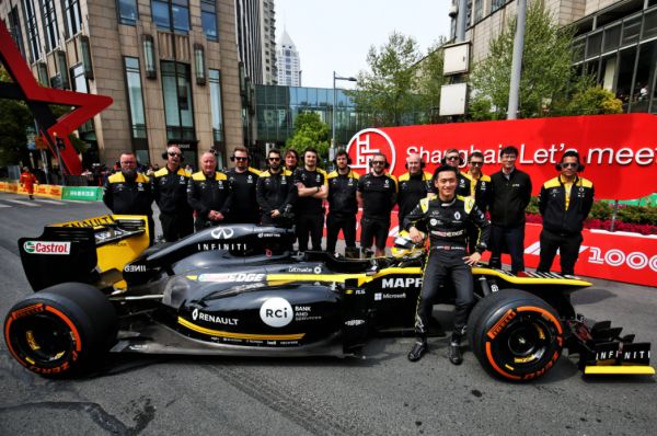 一夜爆火!“上海小囡”创造历史,成为中国首位F1正式车手!他成功的关键是?休闲区蓝鸢梦想 - Www.slyday.coM 一夜爆火!“上海小囡”创造历史,成为中国首位F1正式车手!他成功的关键是?休闲区蓝鸢梦想 - Www.slyday.coM