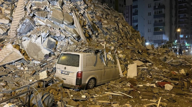 土耳其7.8级地震伤亡不断攀升,当地博主被困废墟,在线直播求救休闲区蓝鸢梦想 - Www.slyday.coM 土耳其7.8级地震伤亡不断攀升,当地博主被困废墟,在线直播求救休闲区蓝鸢梦想 - Www.slyday.coM
