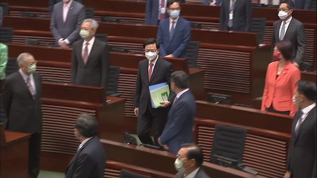 成都坤和助孕靠谱吗(港府590项措施力图“做事成事”,17万公务员如何“紧张上心”?)