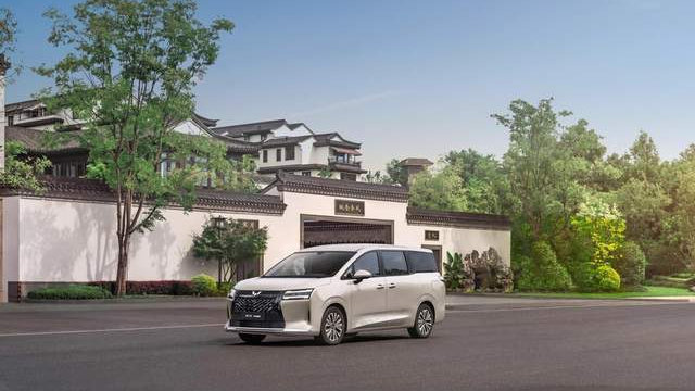 7座3动力0焦虑！五菱星光730亮相成都车展，人民的MPV再升级！