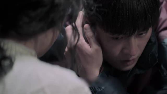 当秦理带上助听器的那一刻，全世界陪他一起绝望