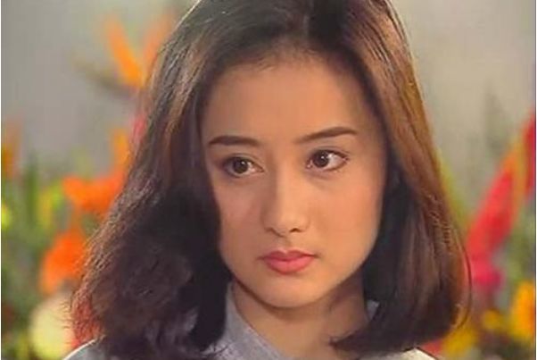 她被称为大陆第一美人 颜值不输关之琳陈德容 如今51岁仍优雅 陈德容 关之琳 美人 新浪新闻