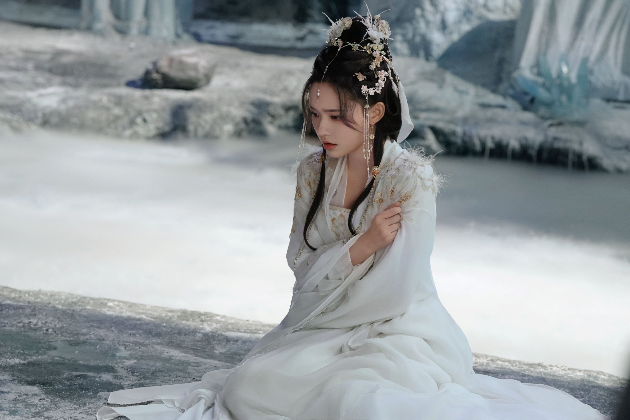 身似琉璃映冰雪，心如皎月照寒霜，好想抱抱这只瑟瑟发抖的雪绒兔阿谁