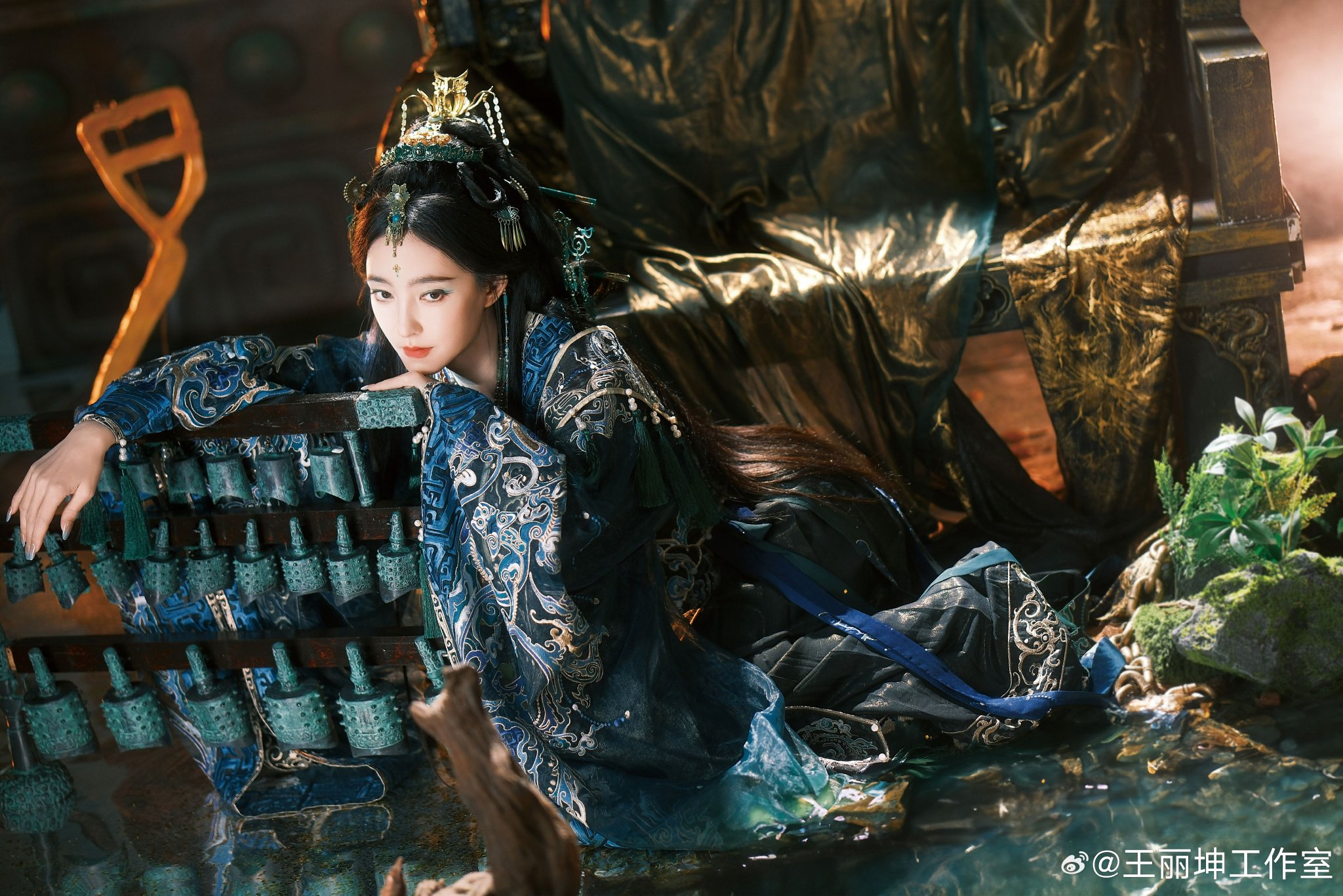 王丽坤亮相2025搜狐视频国风盛典