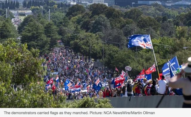 重大！澳洲确诊再暴跌，新州掉到6000，胜利在望，但周末又爆发万人游行