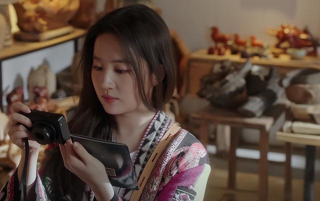 《去有风的地方》出圈理由：吴倩的演技，刘亦菲的脸，李现的衣品休闲区蓝鸢梦想 - Www.slyday.coM