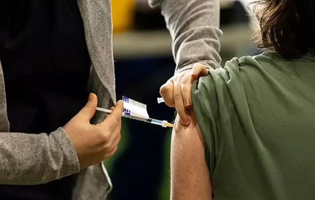 重大!澳洲确诊再暴跌,新州掉到6000,胜利在望,但周末又爆发万人游行