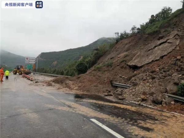 持续降雨致山西多段高速公路出现边坡塌方 当地实施交通管制休闲区蓝鸢梦想 - Www.slyday.coM 持续降雨致山西多段高速公路出现边坡塌方 当地实施交通管制休闲区蓝鸢梦想 - Www.slyday.coM