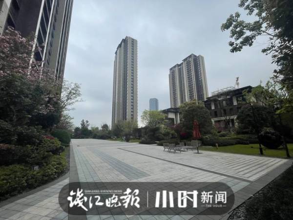 杭州一奥体红盘里不少网红裸背拍照,有宝妈担心带坏孩子,物业:这事还真有点难办休闲区蓝鸢梦想 - Www.slyday.coM 杭州一奥体红盘里不少网红裸背拍照,有宝妈担心带坏孩子,物业:这事还真有点难办休闲区蓝鸢梦想 - Www.slyday.coM